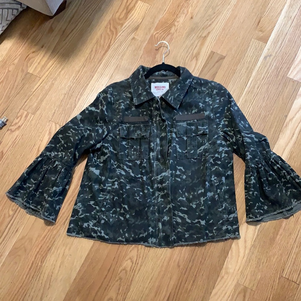 Camo bell sleeved jacket